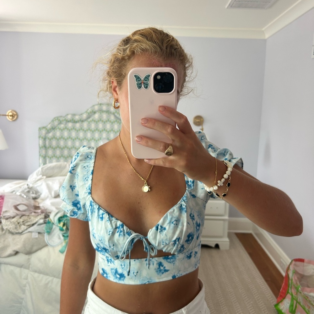 SHEIN Blue Floral Crop Top